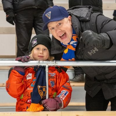 Störig men mysig jävel. Bollnäs Bandy evigt trogen!

Världens största VAR-motståndare.