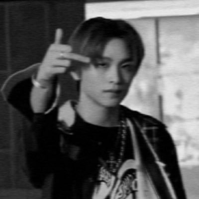 colofsal's profile picture. 𝐔𝐍𝐑𝐄𝐀𝐋 — #해찬 sexy man with a tenderness voice who could you treasure him.