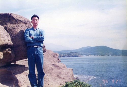 여러분 반갑습니다. 저의 사진은 제주도에서 찍은 것이고요, 현 ,국민의 힘 책임당원입니다. 페이스북도 많이 찾아주세요. https://t.co/BOh9bhcsUY