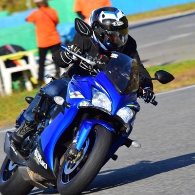 2019年に大型二輪免許取 パラモトライダー（片腕）
       SUZUKI GSX-S1000F HONDA Z50J