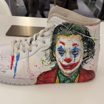 MaxSudaSpeaks's profile picture. Hmmmmphhh