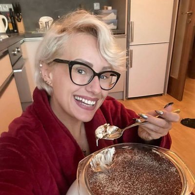 VroniqueSa86538's profile picture. 