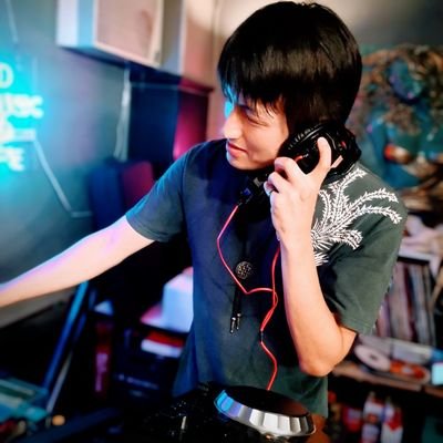 since.....2022/11/4
会った方で仲良くしてくれてる方のみフォロー🙇野毛か新宿で主に飲んでいて、たまに色んな場所に飲みに🍻色々人整理中。※絡まない方は、お互いフォロー外しましょう。djはTRANCE Onlyですが
オールジャンル好きで 特にk-pop•V系•DanceMusic•洋楽が◎