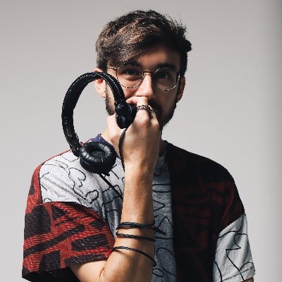 @pointless0x / @cryptoportalart / @solosNFT
curator / house music producer / DJ