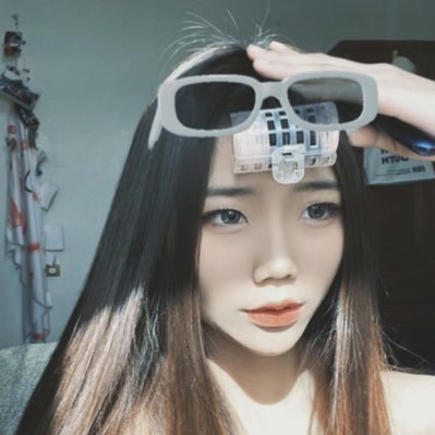 flower__0901's profile picture. 162/45 18Y單身 微暴躁 目前住台中 佛系經營歡迎認識 訊息慢慢回 IG精選看更多✉️八大.直播別找我😠