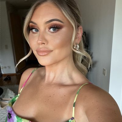 🥂👩🏼‍⚕️🐶🏋🏼‍♀️🌮🏎🙋🏼‍♀️