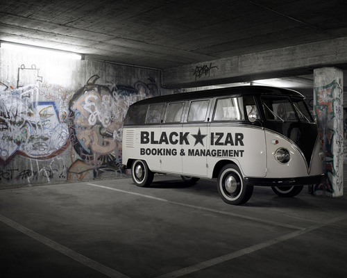 Booking: La M.O.D.A. El Drogas Quique González Koma Gorka Urbizu Travellin' Brothers Los Tiki Phantoms The Lizards nostalgia.en.los.autobuses Göo!