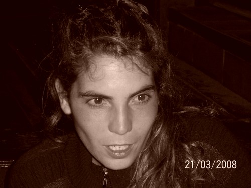 nacida en san nicolas, ya en las decada de los 30, docente , prof de ingles