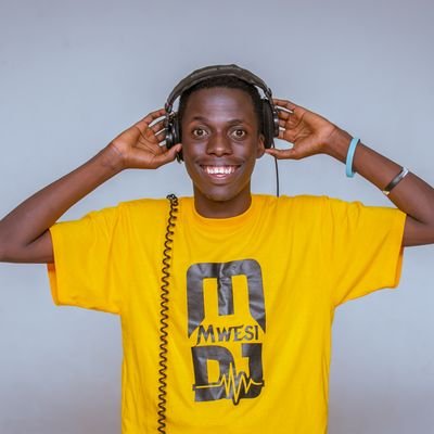 🇺🇬
I only DJ Jesus music🕊

#BlockPartyUg 
Saturdays 9PM | POWER 104.1 FM📻⚡
 @powerfmuganda
@watotoHM
Booking/inquiries:mwesideejay@gmail.com