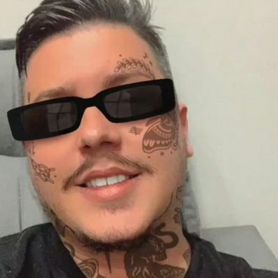 TW | Renato Profile