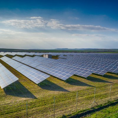 r/spacs legend, female SPAC trader, working in renewable energy in SF 🌉