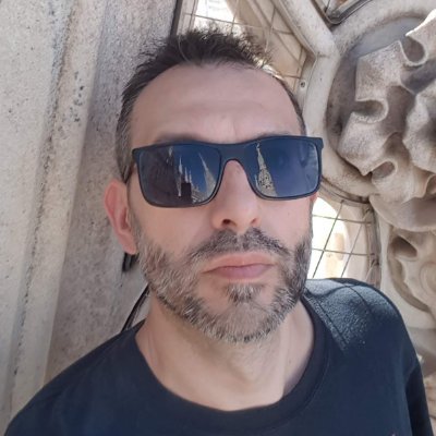 @Albertoezq