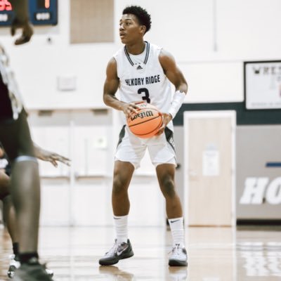 Age: 16 • Height: 5'10 • Hickory Ridge HS • Guard 🏀 • Receiver / Defensive Back 🏈 • Travel 🏀 @TeamIsh2026 https://t.co/8nVQaVjhqD