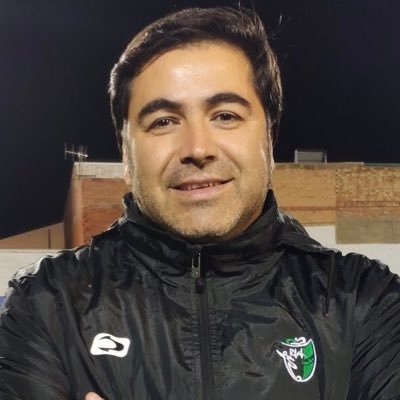 Entrenador Nacional de futbol UEFA PRO. mi Padre: mi Héroe. Trabajo, esfuerzo y sacrifio para conseguir las cosas. Familia y Amigos