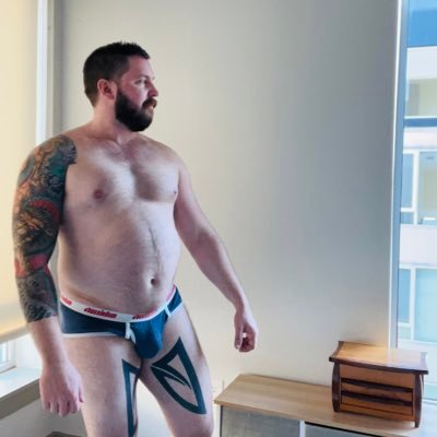 Ex jock, bull, piggy son. 💪🏼⚙️🐖