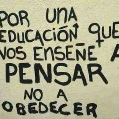 Aragonesa, atea, antitaurina, socialista 💜podemita y republicana. Madre y abuela. Profesora de Enseñanza Secundaria ya jubilada.
Soy de @MiercolesRepubl