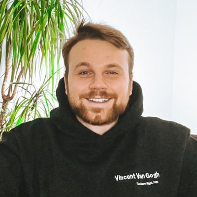 13+ let v Social Media Marketingu. Dělám socky, edituju videa, jsem youtubový historik a sebezvaný kreativec • Moje tweety jsou pouze moje názory.