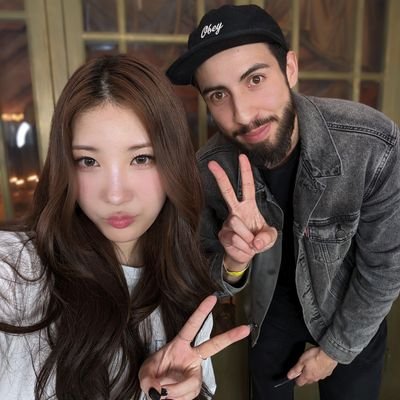 randomhero23's profile picture. ✌️ music enthusiast.