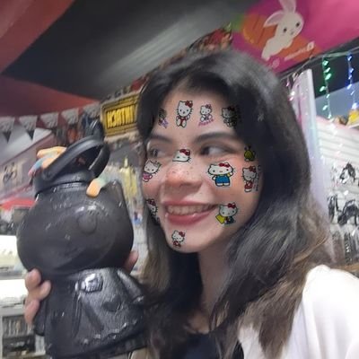 claudeth_clafe's profile picture. Ex gótica con problemas familiares