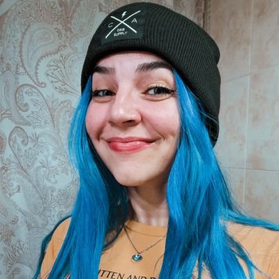 Bea_gallegoo's profile picture. ✽Diseñadora y profesora de arte bilingüe 🍏       🆔️beuxi9