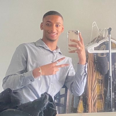 6’4🕺🏽& my pronouns are ‘young and turnt 🔥’  Snapchat & Ig: kobekardashiann