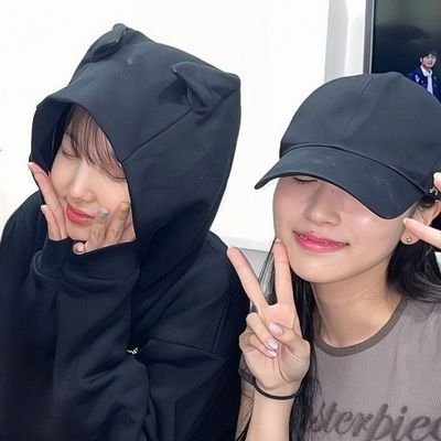 Hi! I'm Oxy, my pronounce are he/him and I write Twice MiNayeon fics in my free time.
https://t.co/tfZ5nfcezI