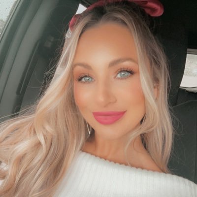 bitesizEblonde_ Profile Picture