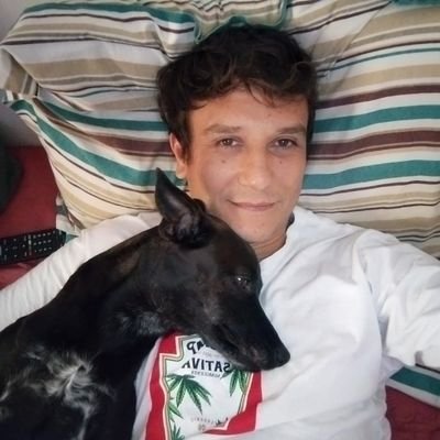 DeRodrigue20307's profile picture. Tricolor, skate e rock n roll