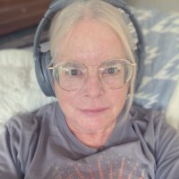 Kelly Robinson (@kellygrowsdown) 's Twitter Profile
