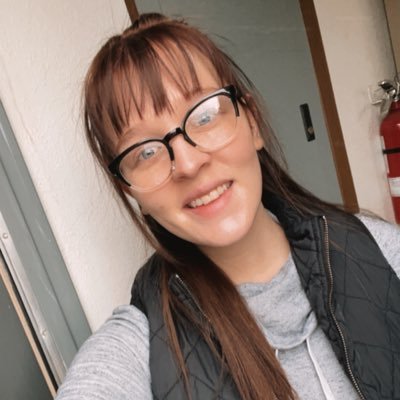 ArianaTaubSmith's profile picture. im ugly and boring