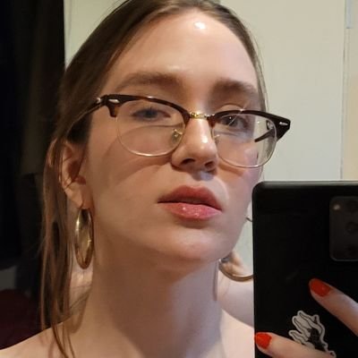 circlinggirl's profile picture. I just like broth.