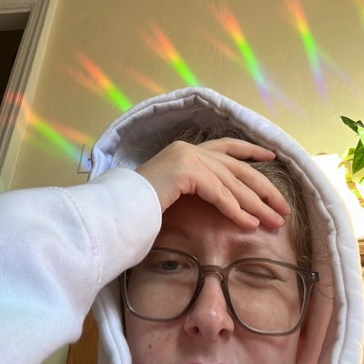 mostly on threads these days | 🏳️🌈 | rambling about books, music, tv, movies, the world at large, & women’s basketball | liberty biberty | free 🍉