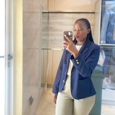 LuiLisarhe's profile picture. Believer | Optimist 💫 Big fan of common sense | Professional third wheel🤣