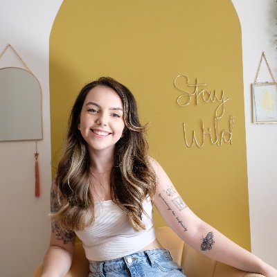 Freelance writer/editor and social media gal with a penchant for coffee, books and slow living ✂️🌿🌸

Small biz owner/embroideress at The Wild Doe 💫