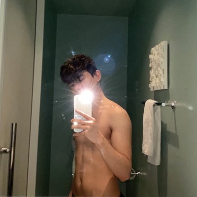 gavinwintersxxx's profile picture. follow my main acc  -  @gavinxwinters