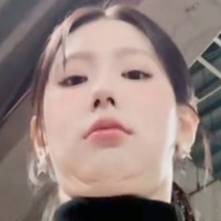 Follow my wattpad i make gidle story thank you 🥹❤️
name: Ymrfrtz