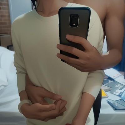 Wife to @hubbyhney | says something about us or me https://t.co/mtFixW7YlR - A for him, F for her