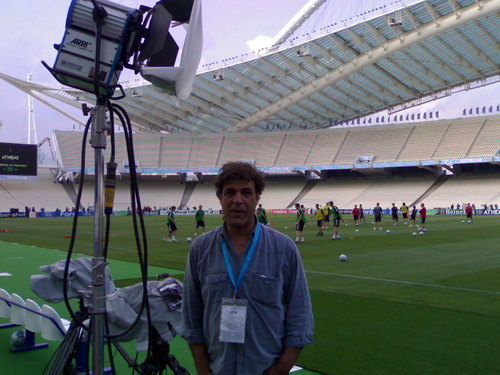 alexlountzis's profile picture. Professional Lighting Productions electrisian programmer designer 
Rental lighting house