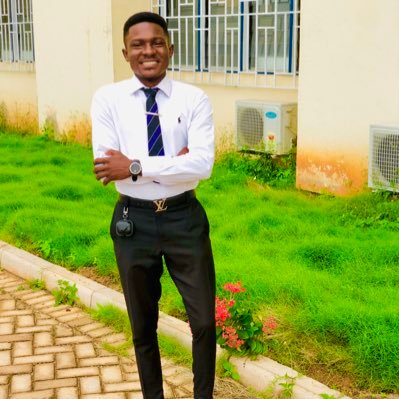 Biochemist 🧬 || Computational Chemistry enthusiast || ⚽️ @FCBarcelona_es || @stonebwoy 🎧 || Teacher 👨🏫 || YouTuber 🎥