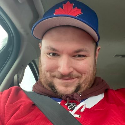 27, aspiring sports journalist | Algonquin College journalism ‘23 | Site Expert @FSAWinningHabit | Contributor @montrealhockeynow | Freelance @TheHockeyNews