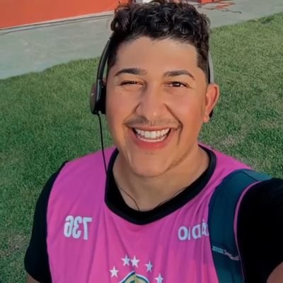 Psicólogo, Hipnoterapeuta, Radialista. Repórter Setorista do @ECVITORIA | Inscreva-se no canal RubroNegroTv no youtube: https://t.co/U1U7wGaRW6