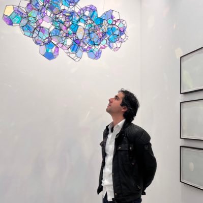 CEO and founder of Artscapy. Entrepreneur. Vision builder. Art collector. Early stage investor.