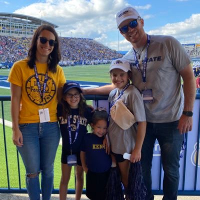 Married to Hannah, father of Tobyn, Tenley & Taya. Former athlete @KentStFootball Current @Allstate Sales Manager /Asst 🏈 Coach @WHSgrizzliesFB #WakeUpAndGrind