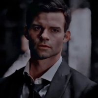 โโ ๐ฎ๐๐๐ ๐พ๐๐๐
. (@kingsdirewolfx) 's Twitter Profile