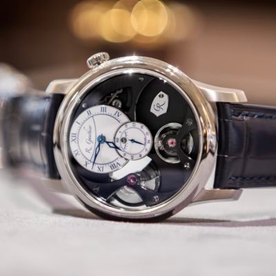 三度目の正直アカウント🤣Japanese watch enthusiast Not for sale. 基本は二針三針ノンデイト好き。普段使い出来る時計を好むので装着感/防水性重視。特定ブランドに肩入れはせずブランド哲学が感じられる時計が好き。クロノス2024年3月号「時計愛好家の生活」にコレクション掲載。