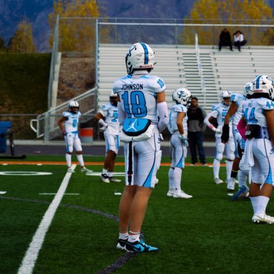 15 yr old c/o 2028 || 6’3 195lbs || 🏈💯|| LB/TE/WR/SS || #MILEWR || #LEVELUPELITES || #PINKOUTLAWS || IG: https://t.co/AhzmH4Cezy