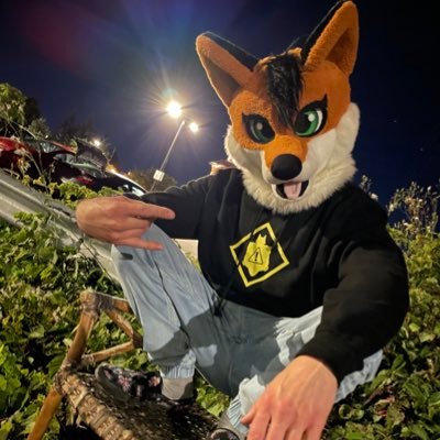 the name is Ajax - 24 y/o - 🦊Full time Fox and 🧑‍🌾farmer/mechanics🔧- He/Him - canadian🇨🇦 Gay🏳️‍🌈 💜taken by a cutie🧡 https://t.co/xWEUZytx3n
