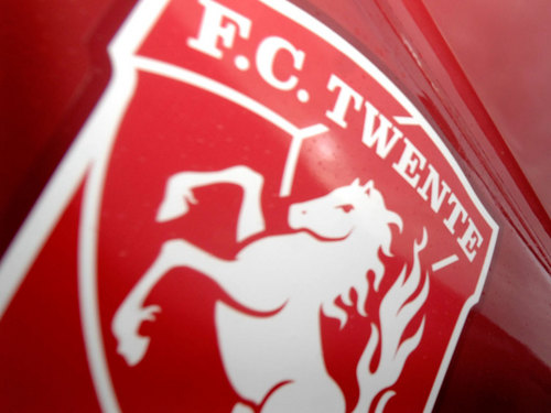 Ben je fan van FC Twente en wil je de wedstrijden van FC Twente online bekijken? Volg ons dan. (Ook veel andere leuke filmpjes)