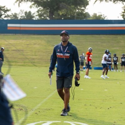 Offensive Coordinator @UVAFootball ⚔️ #WAHOOWA