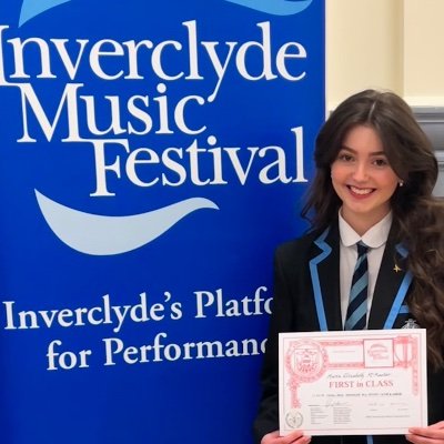 Classical vocalist from SCHS Inverclyde 🎶🎶🎶. 
@RCStweets vocal performance student starting 2024!